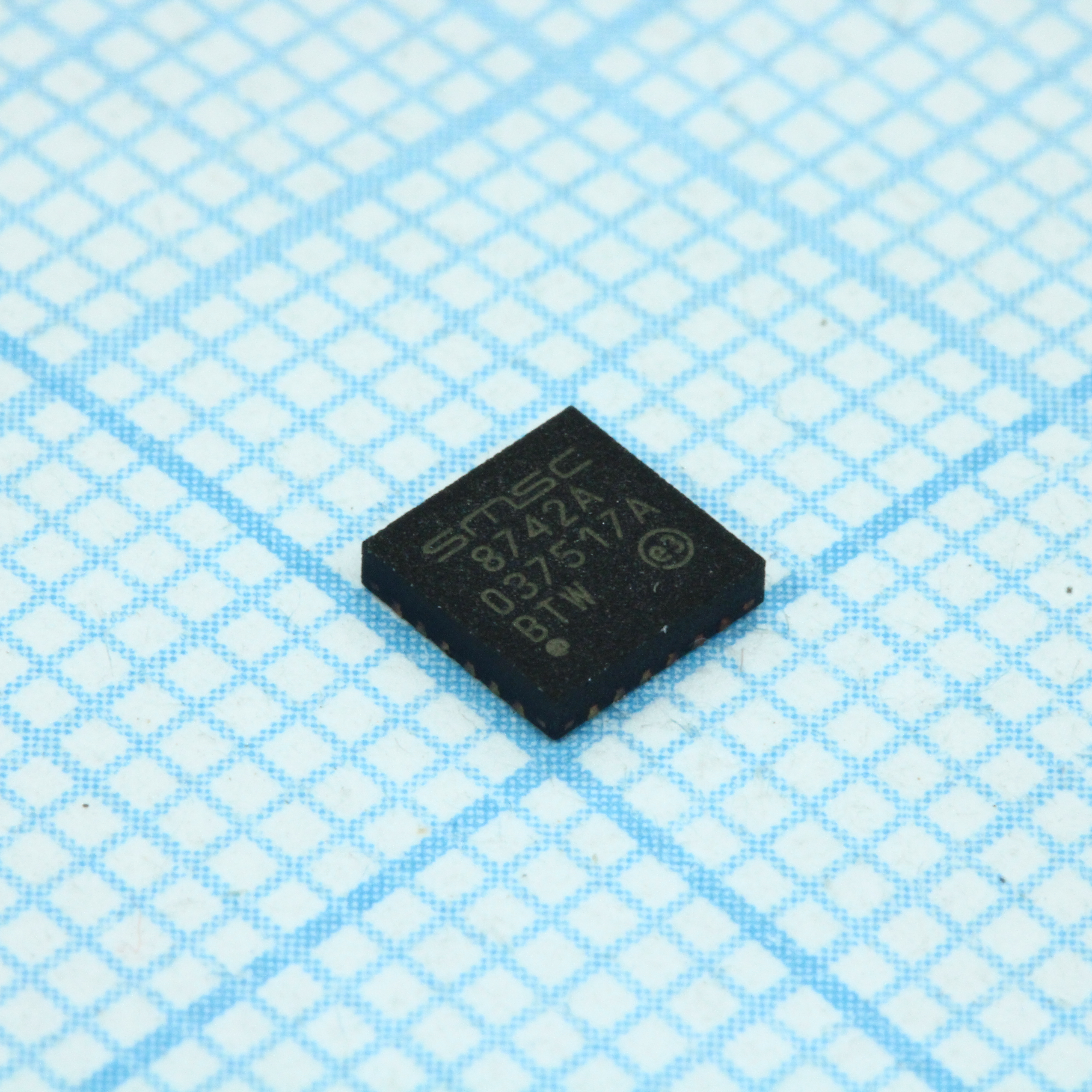 Фото LAN8742A-CZ Microchip Technology Inc. — LAN8742A-CZ — Телекоммуникационные интерфейсы — Microchip Technology Inc.