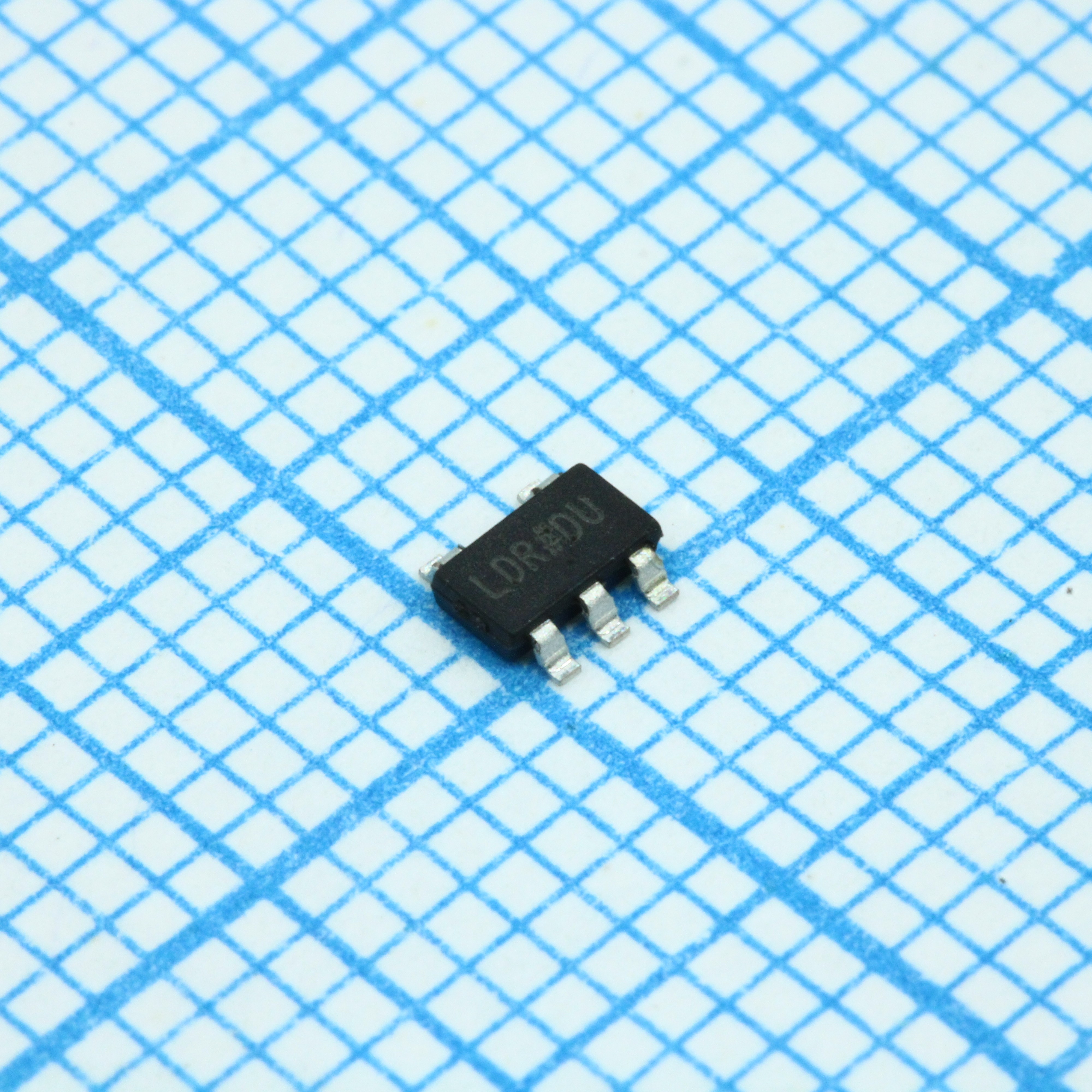 Фото ADP160AUJZ-1.5-R7 Analog Devices, Inc. — ADP160AUJZ-1.5-R7 — Стабилизаторы линейные — Analog Devices, Inc.