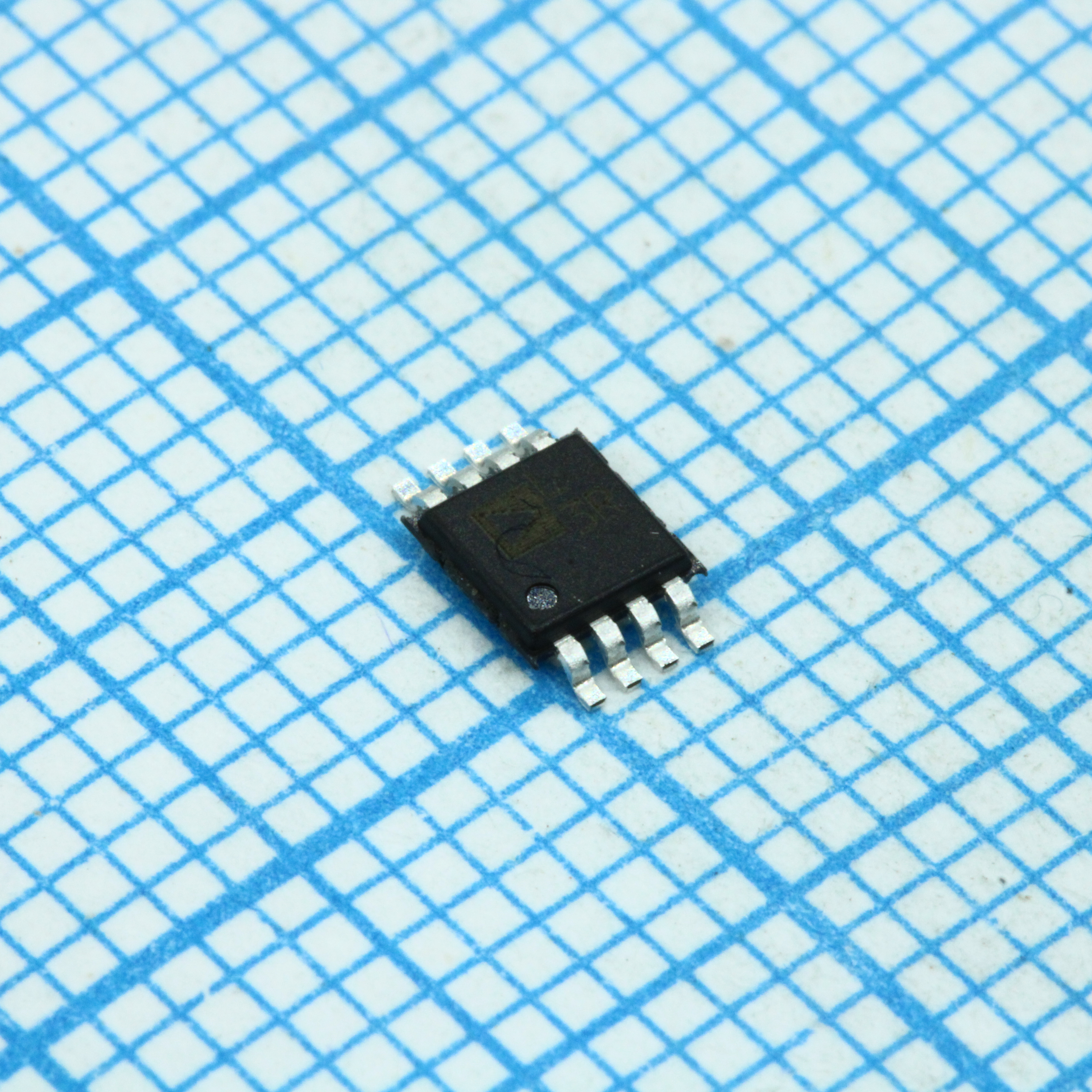 Фото ADP1715ARMZ-1.8-R7 Analog Devices, Inc. — ADP1715ARMZ-1.8-R7 — Стабилизаторы линейные — Analog Devices, Inc.