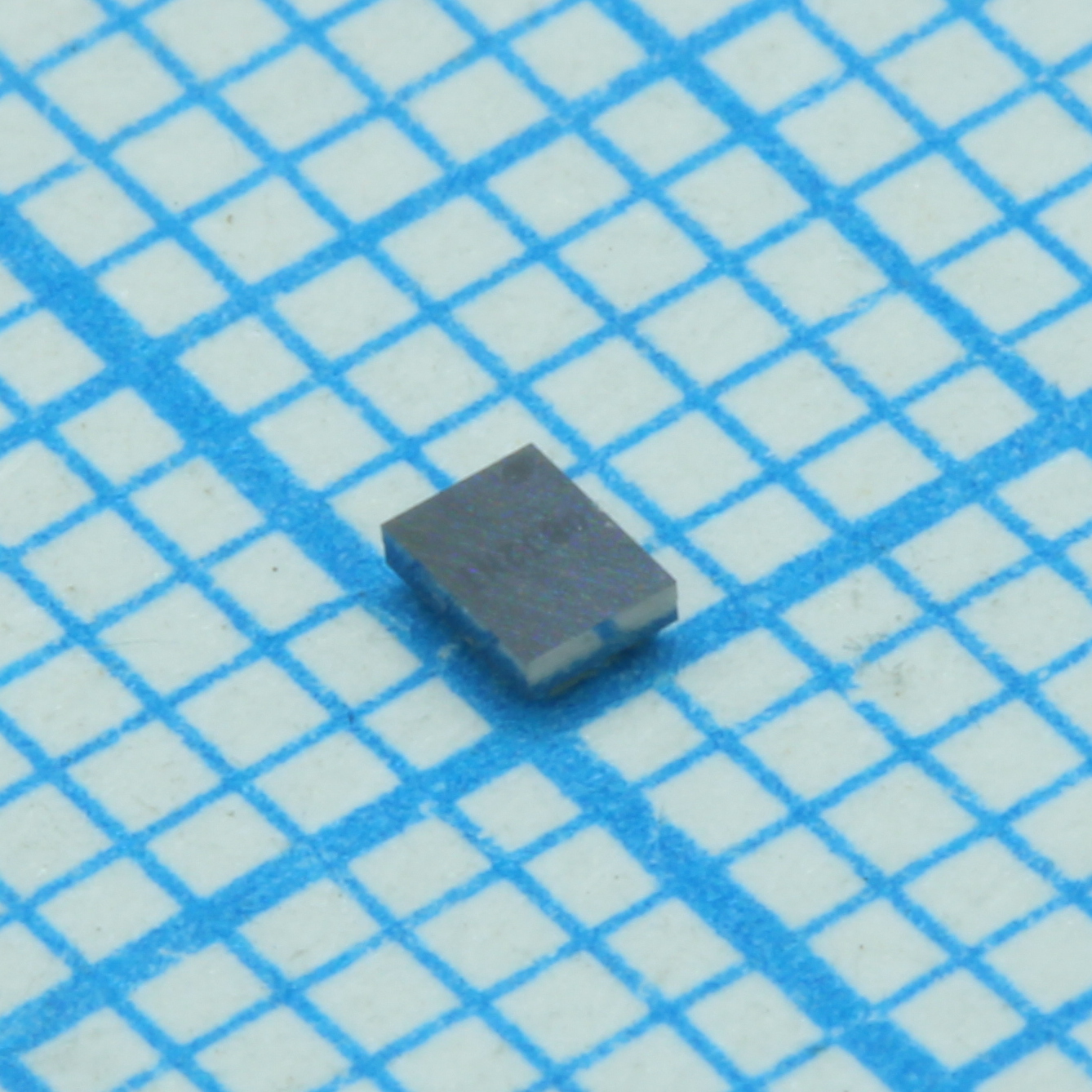 Фото TXS0104EYZTR Texas Instruments — TXS0104EYZTR — Трансляторы логических уровней — Texas Instruments