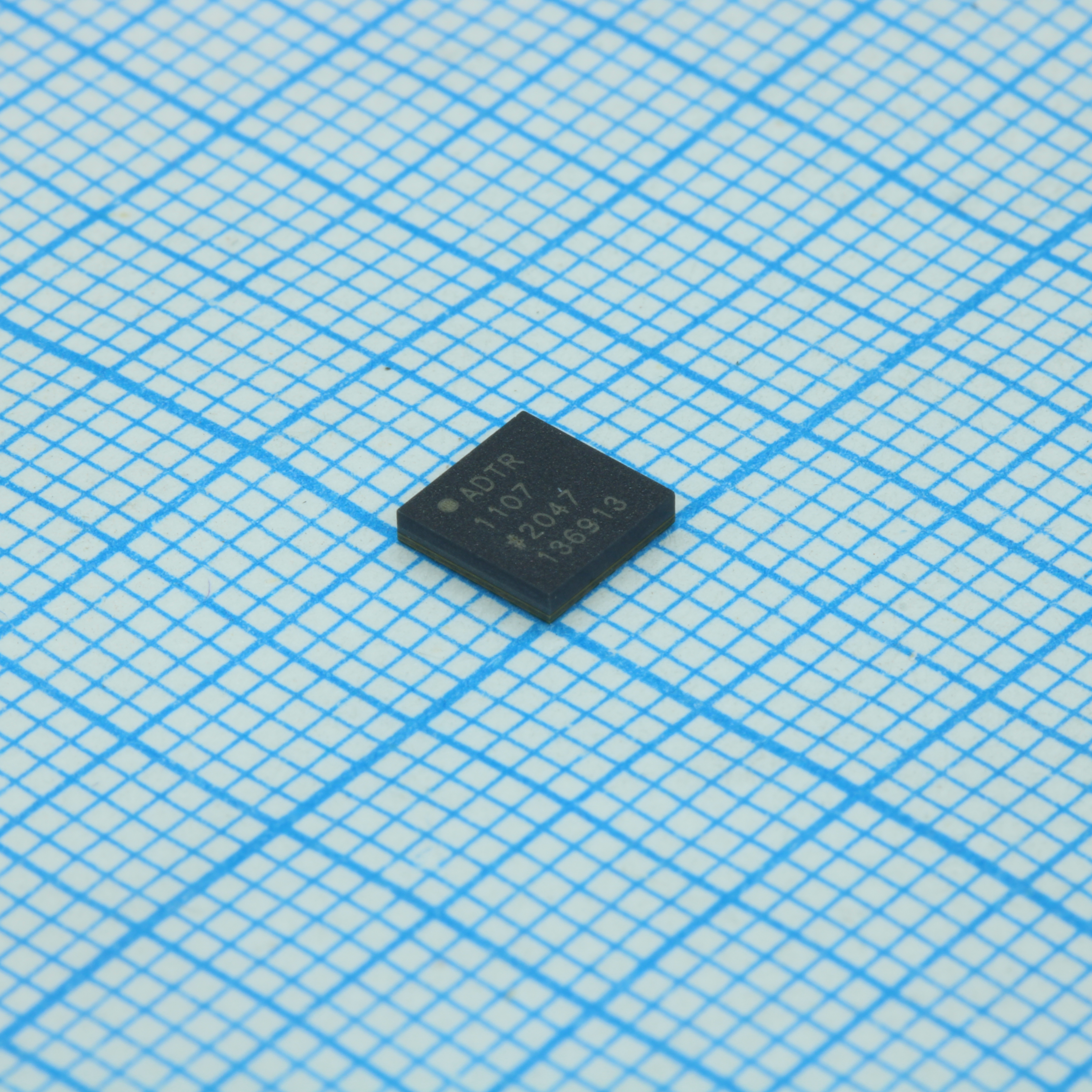 Фото ADTR1107ACCZ Analog Devices, Inc. — ADTR1107ACCZ — Радиочастотные микросхемы — Analog Devices, Inc.