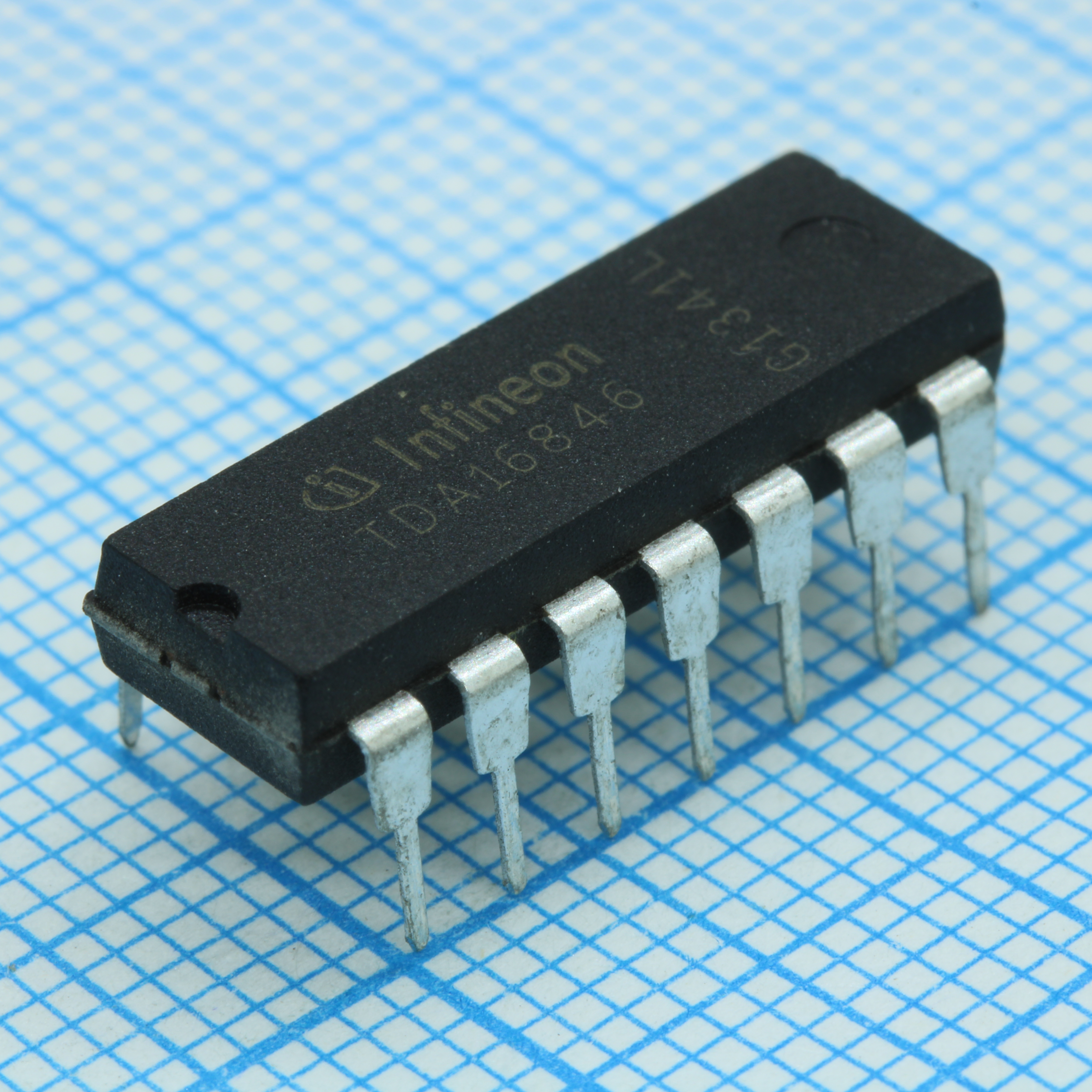 Фото TDA16846 Infineon Technologies — TDA16846 — Микросхемы для источников питания — Infineon Technologies