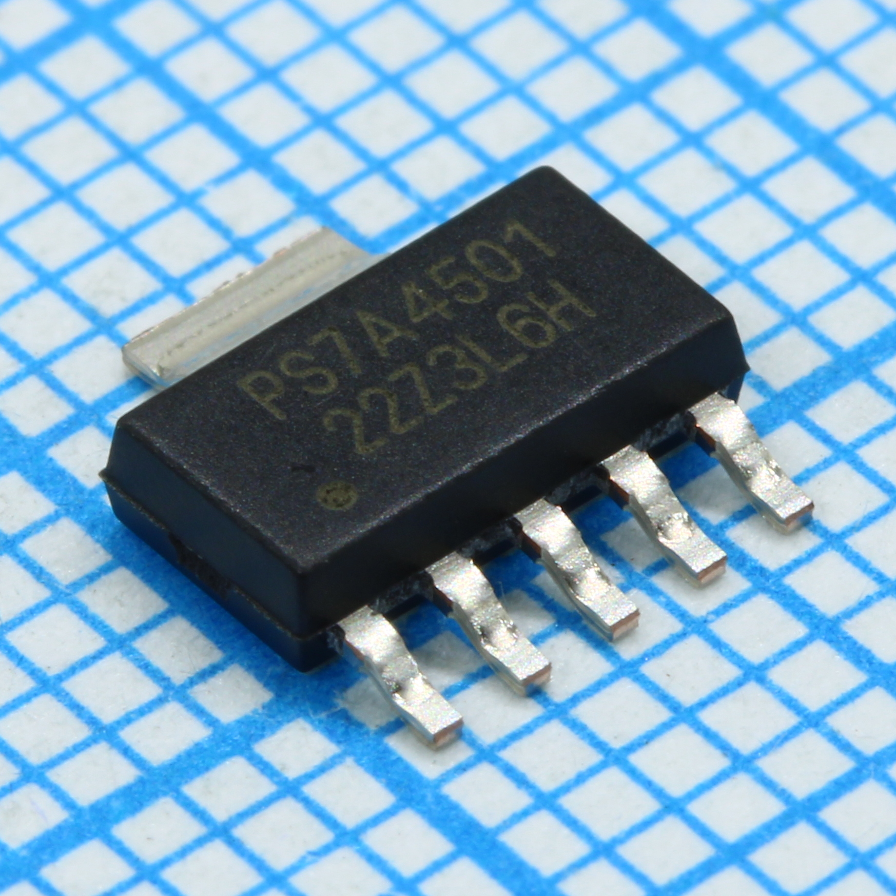 Фото TPS7A4501DCQR Texas Instruments — TPS7A4501DCQR — Стабилизаторы линейные — Texas Instruments