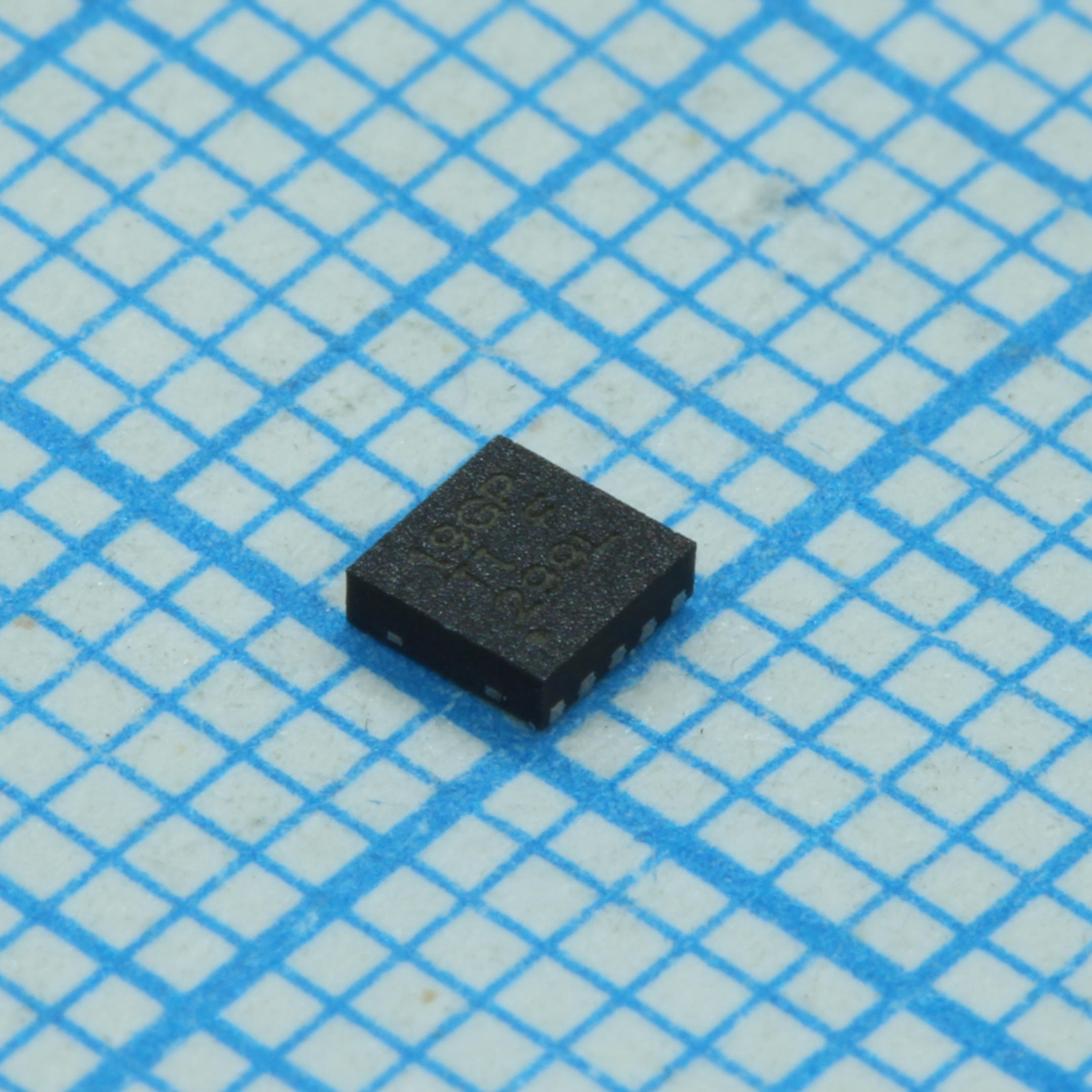 Фото TPS7A8300RGWT Texas Instruments — TPS7A9101DSKR — Стабилизаторы линейные — Texas Instruments