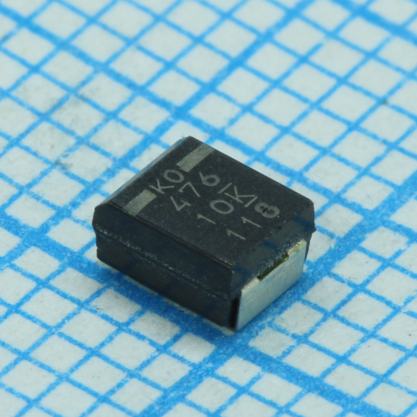 Фото ип Тант.  6.3V  47uF 20% B VISHAY — 293D476X06R3B2TE3 — Танталовые ЧИП конденсаторы — VISHAY