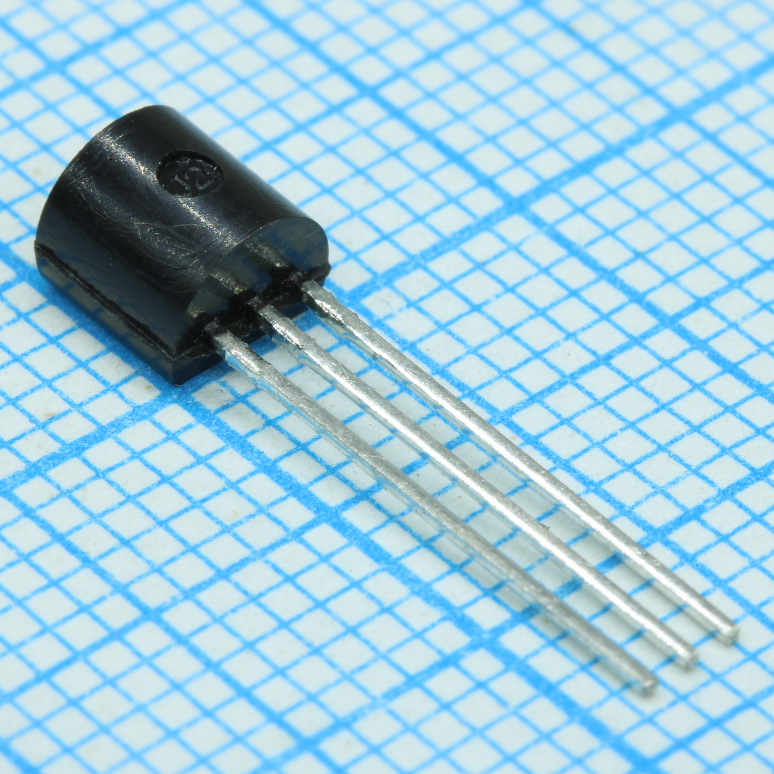 Фото 2N5551-YBU ON Semiconductor — 2N5551-YBU — Одиночные биполярные транзисторы — ON Semiconductor
