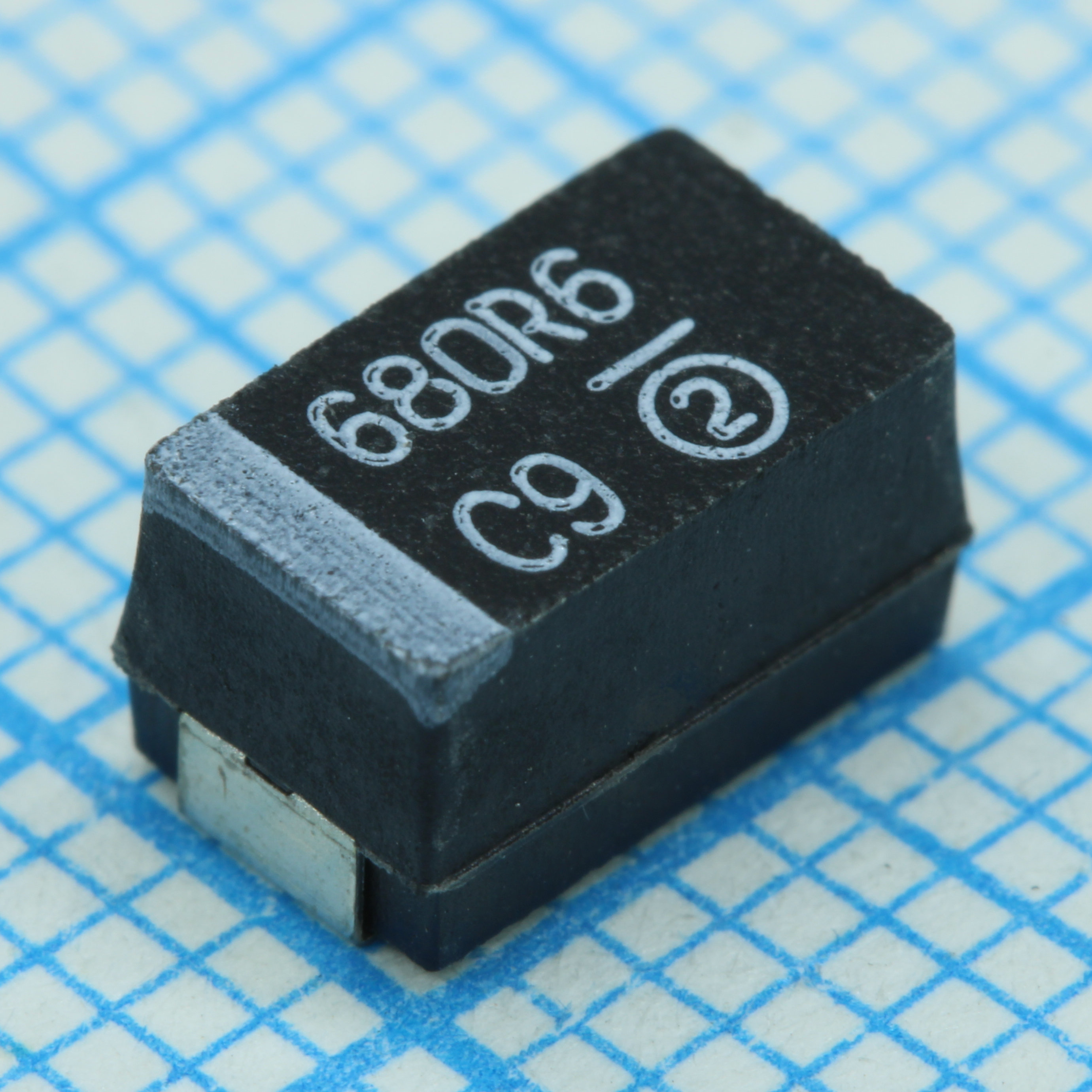 Фото ип Тант.  6.3V 680uF  E VISHAY — TR3E687M6R3C0100 — Танталовые ЧИП конденсаторы — VISHAY