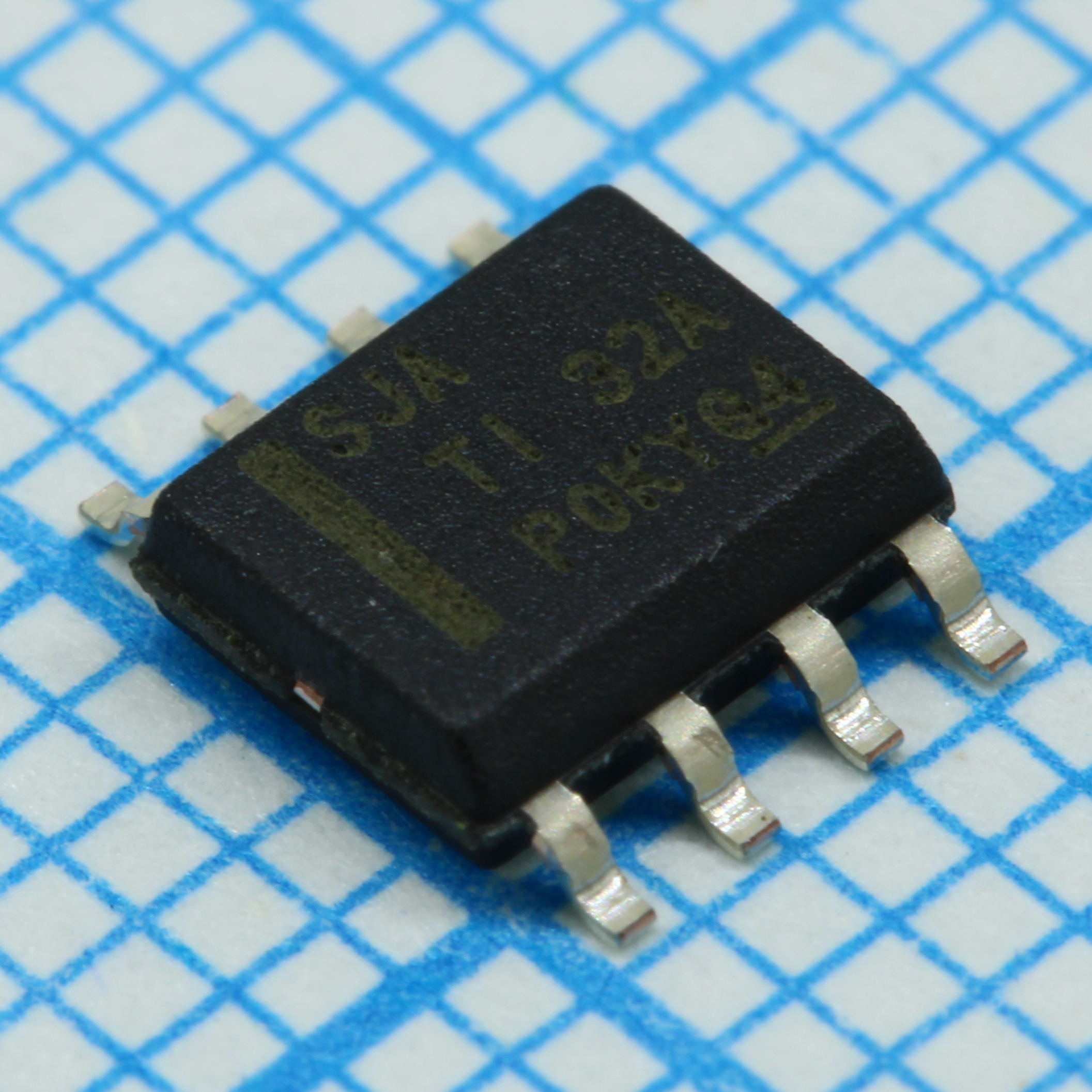 Фото TPS7A7002DDAR Texas Instruments — TPS7A7002DDAR — Стабилизаторы линейные — Texas Instruments