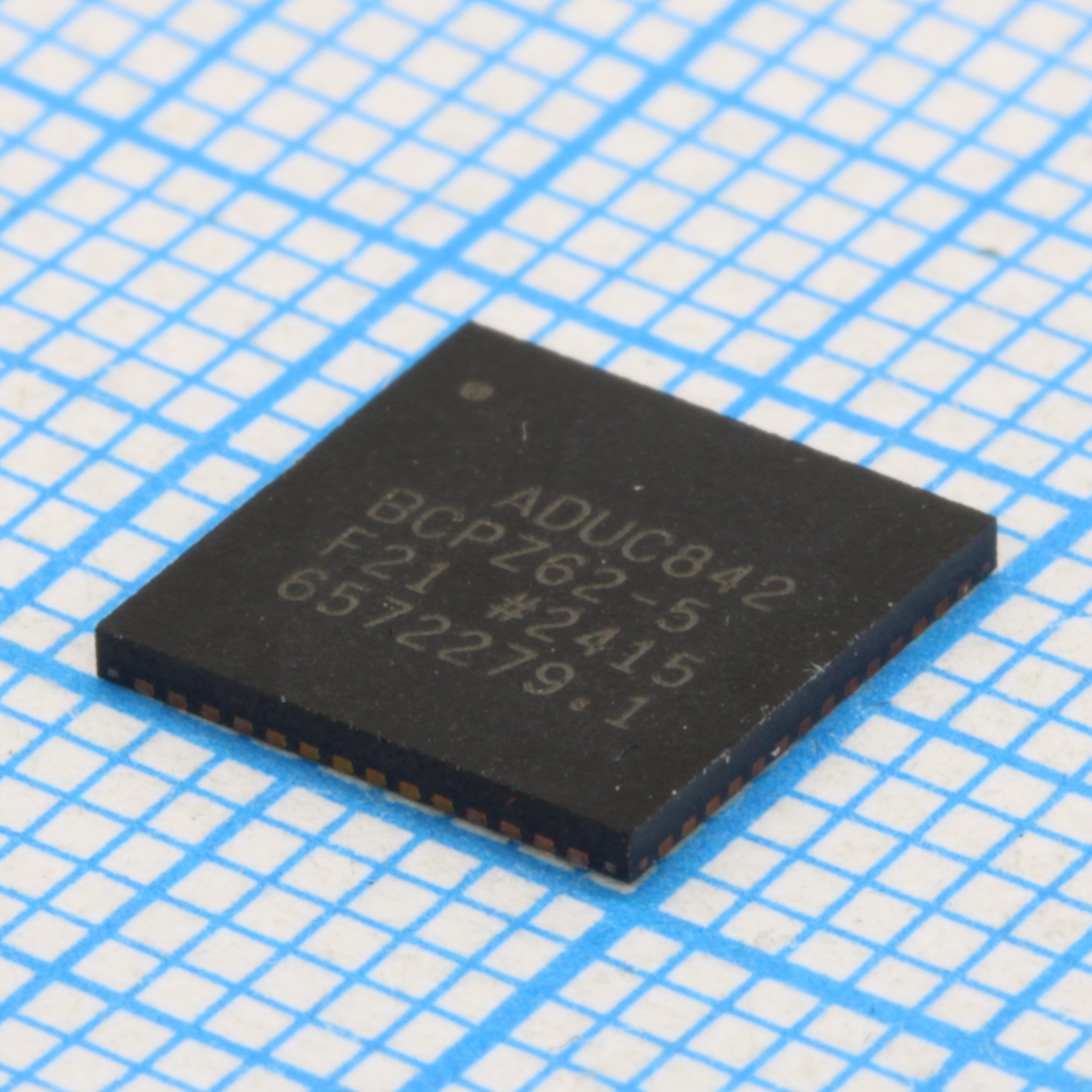 Фото ADUC842BCPZ62-5 Analog Devices, Inc. — ADUC842BCPZ62-5 — Преобразователи сигналов — Analog Devices, Inc.