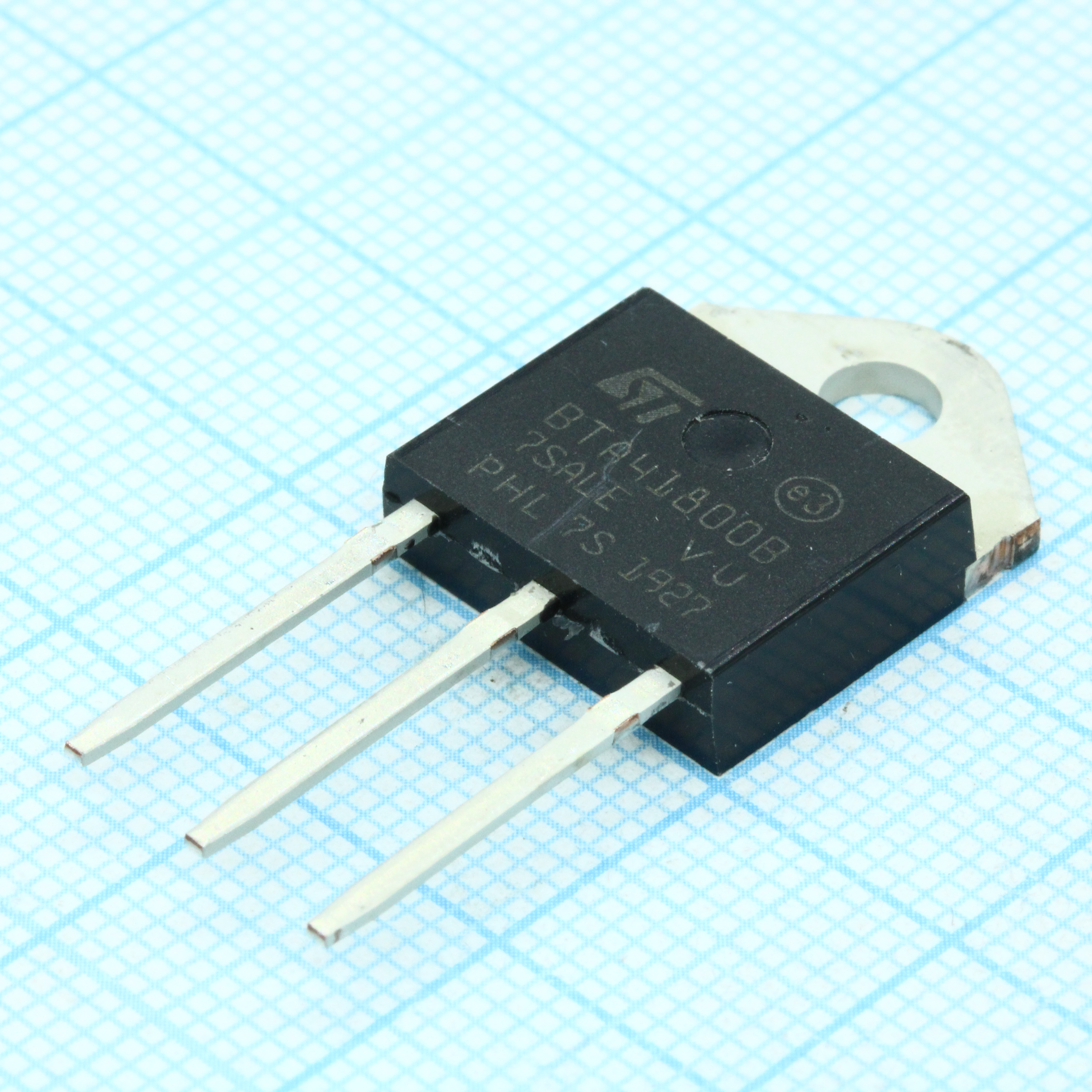 Фото BTA 41-800BRG ST Microelectronics — BTA41-800BRG — Симисторы (Triac) — ST Microelectronics