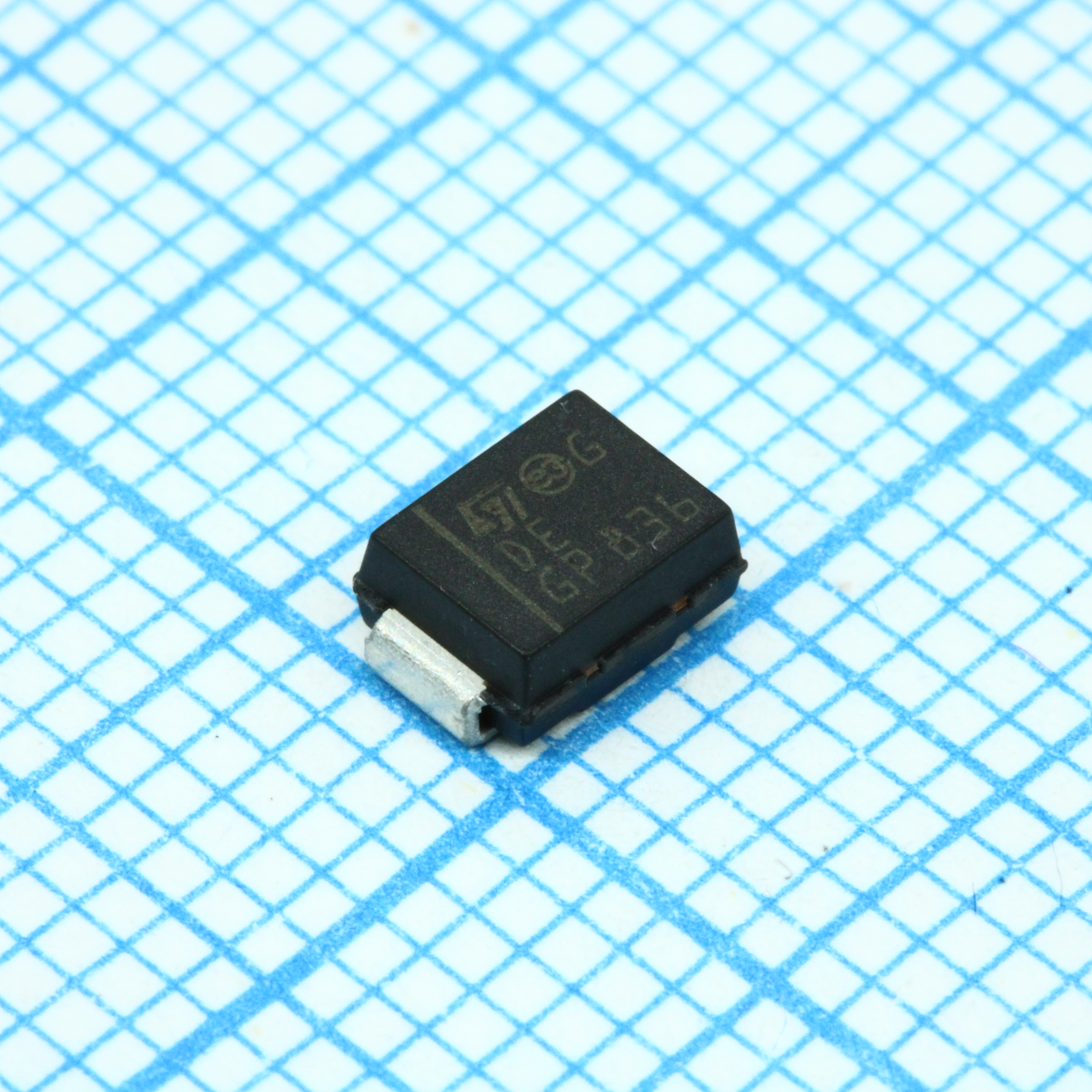 Фото SMBJ  6.8A ST Microelectronics — SM6T6V8A — Диоды защиты от перенапряжения (TVS) — ST Microelectronics