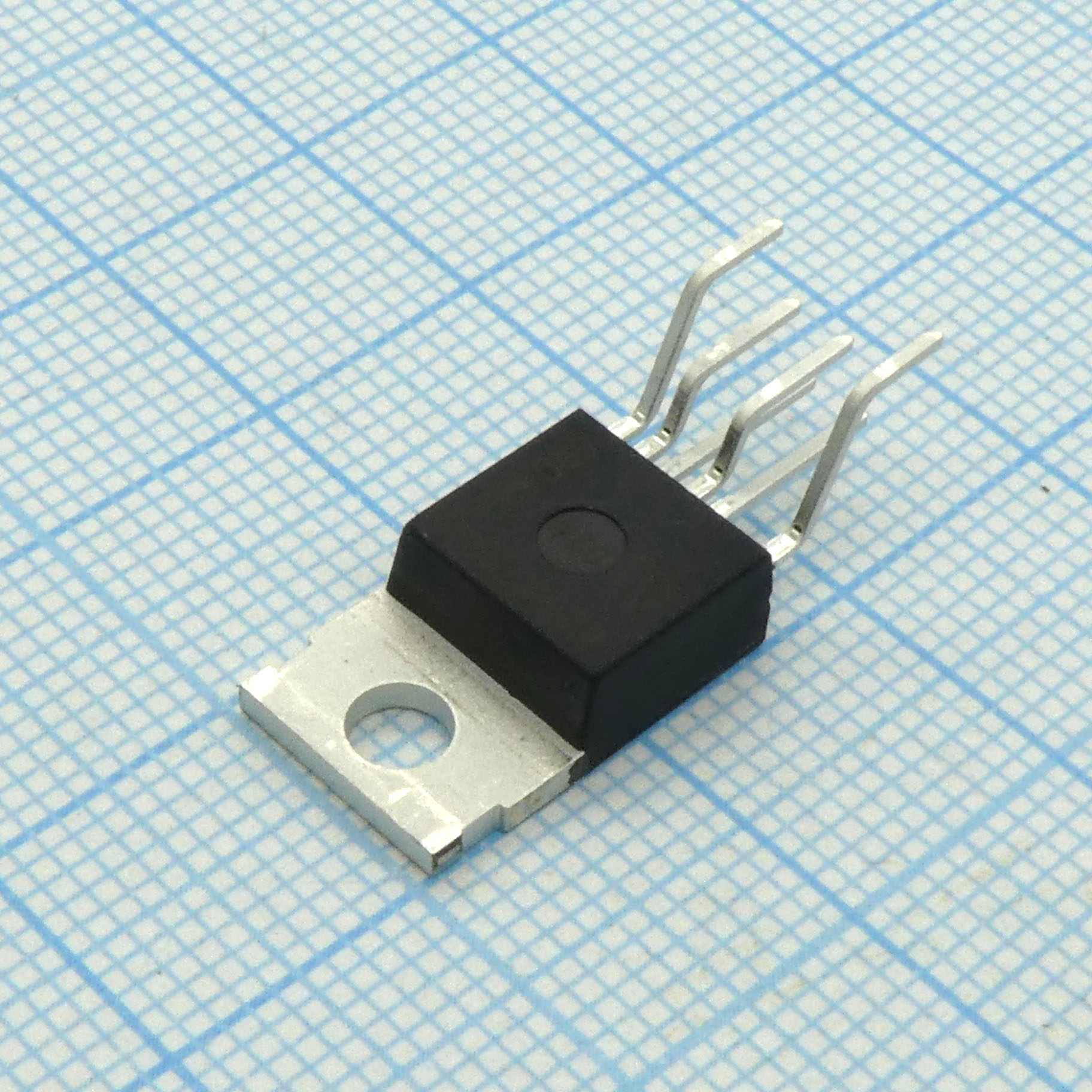 Фото ICE2A765P Infineon Technologies — ICE2A765P2