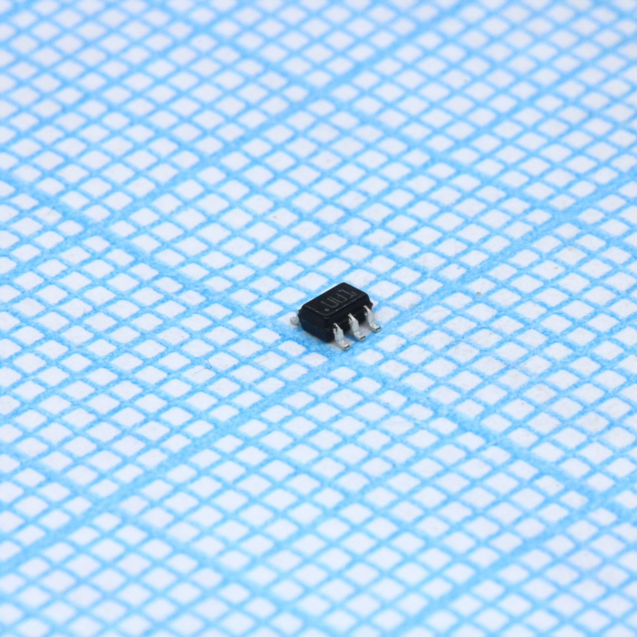 Фото USBUF01W6 ST Microelectronics — USBUF01W6 — Сборки ESD диодов — ST Microelectronics