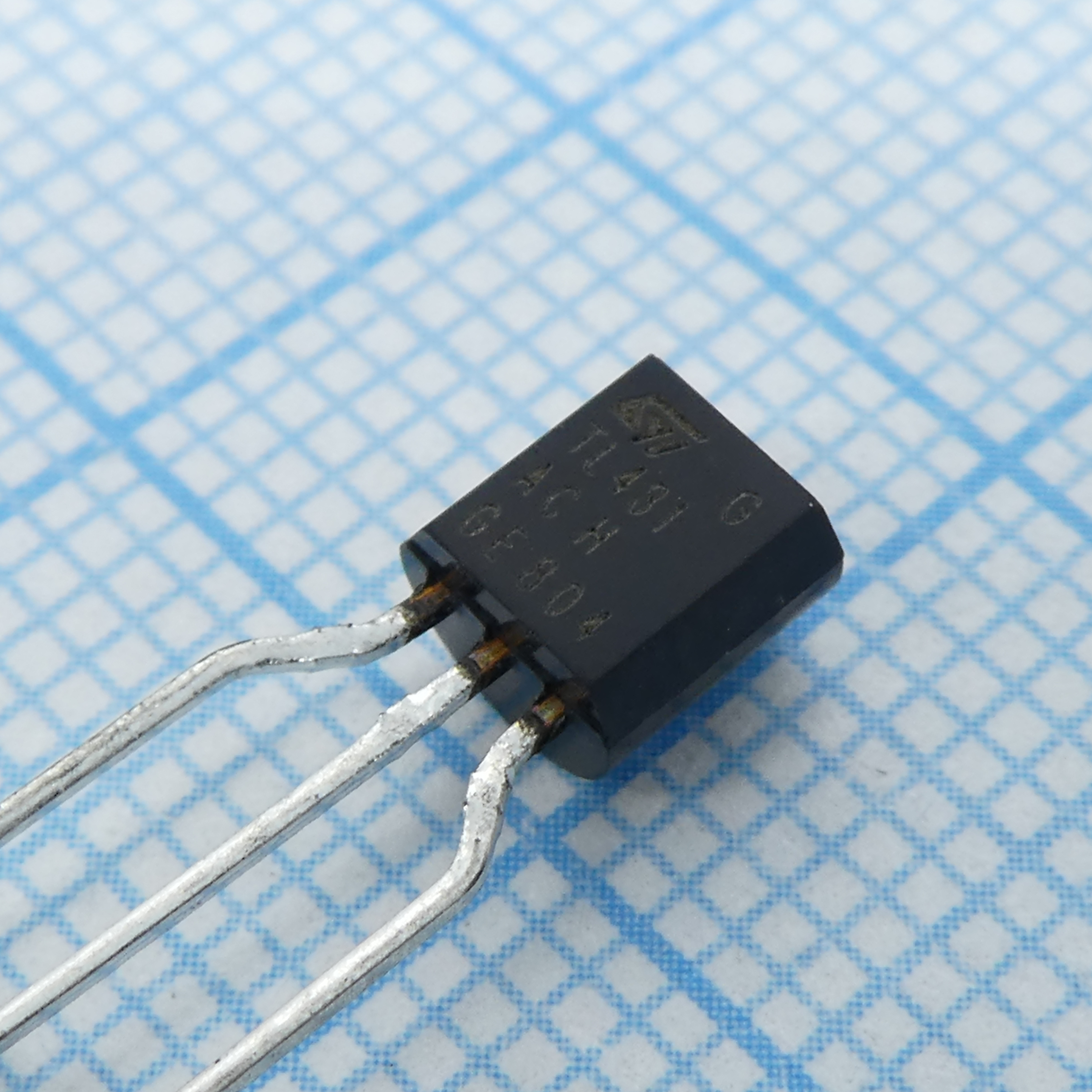 Фото TL431TO92F ST Microelectronics — TL431ACZ-AP