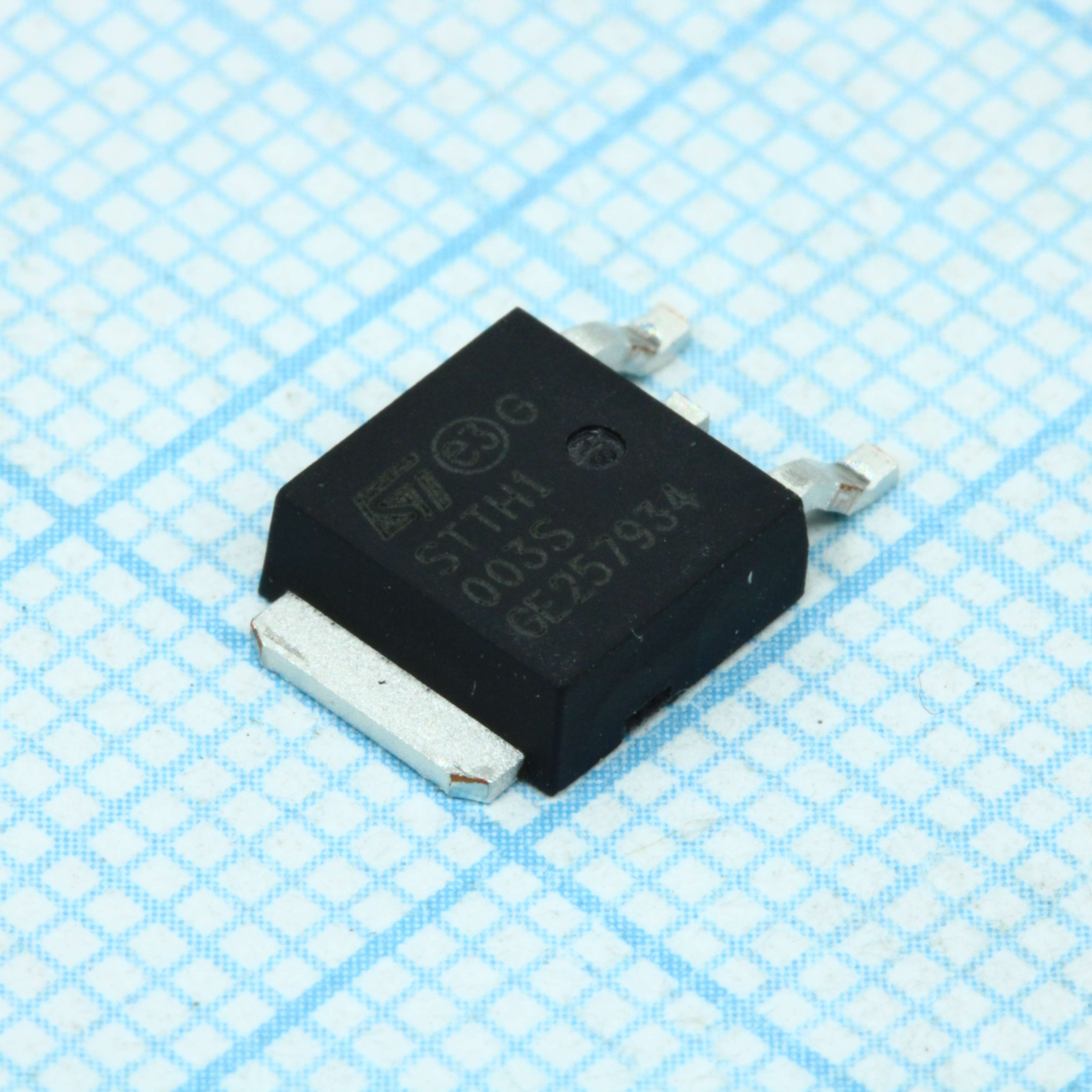 Фото STTH1003SB-TR ST Microelectronics — STTH1003SB-TR — Диодные сборки — ST Microelectronics