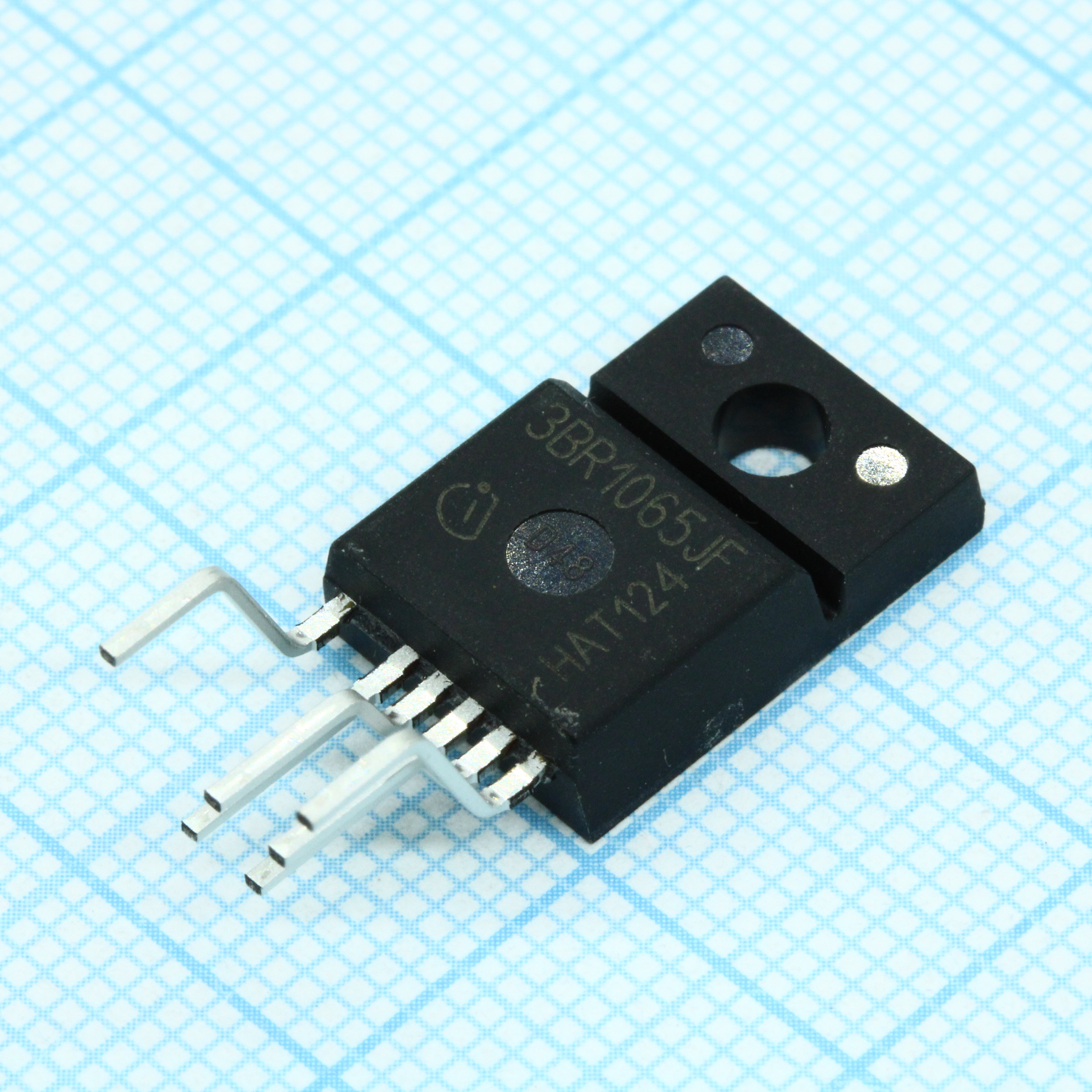 Фото ICE3BR1065JF Infineon Technologies — ICE3BR1065JF — Микросхемы для источников питания — Infineon Technologies