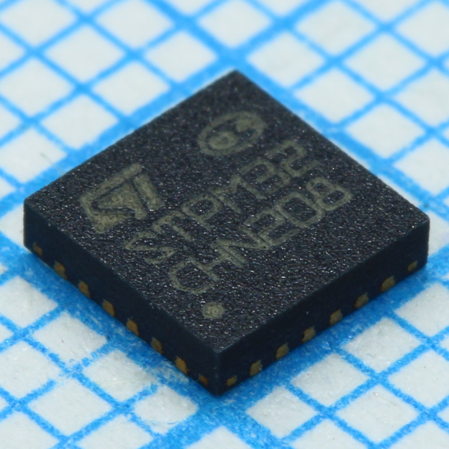 Фото STPM32TR ST Microelectronics — STPM32TR — Счетчики электроэнергии — ST Microelectronics