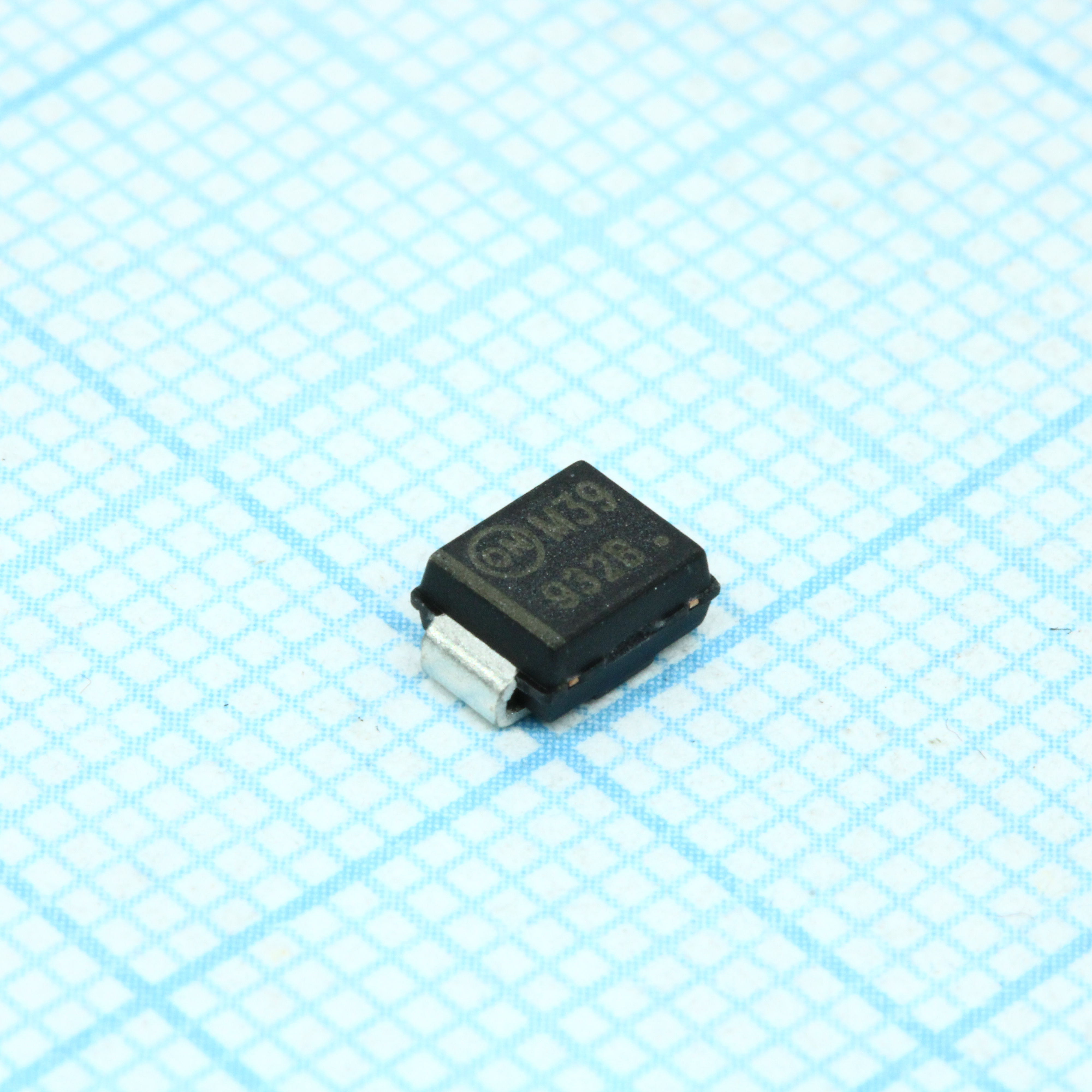 Фото  20V  3.0W ON Semiconductor — 1SMB5932BT3G
