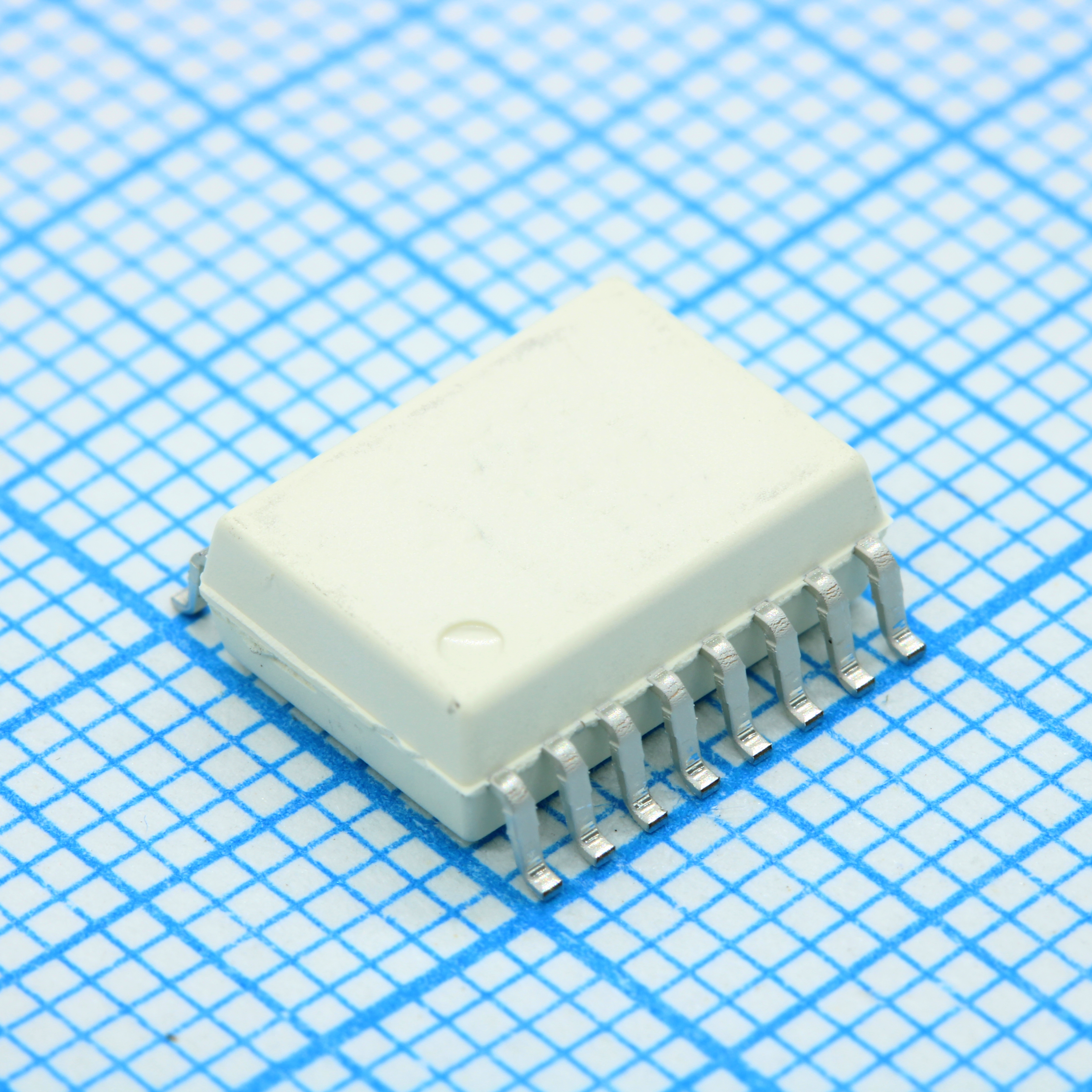 Фото ACPL-337J-500E Broadcom — ACPL-337J-500E — MOSFET/IGBT-драйверы — Broadcom