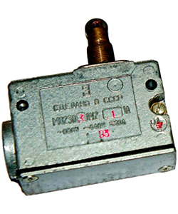 МП 2303 У2 исп.05, IP54, толкатель с продольным расположением ролика, торцевой, винт, микровыключатель 